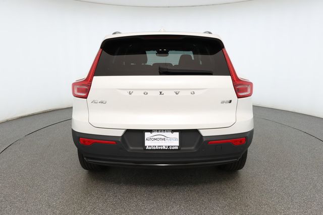 2023 Volvo XC40 B5 AWD Plus Dark Theme - 22893622 - 4