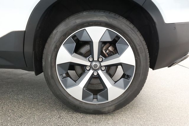 2023 Volvo XC40 B5 AWD Plus Dark Theme - 22893622 - 6