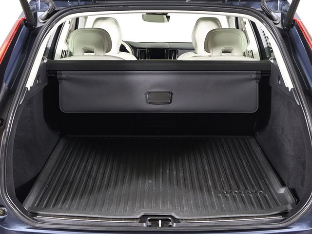 2023 Volvo XC60 B5 AWD Plus Dark Theme - 22931786 - 21