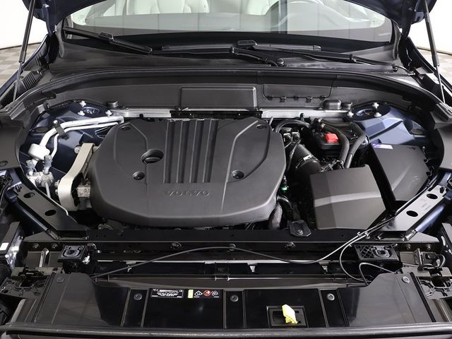 2023 Volvo XC60 B5 AWD Plus Dark Theme - 22931786 - 24