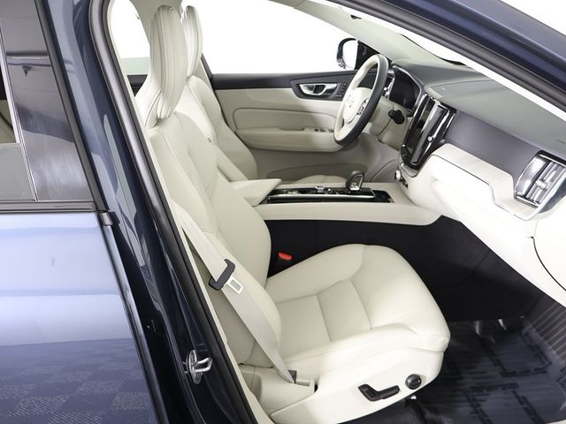 2023 Volvo XC60 B5 AWD Plus Dark Theme - 22931786 - 35