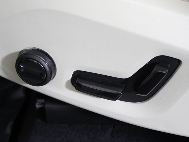 2023 Volvo XC60 B5 AWD Plus Dark Theme - 22931786 - 36