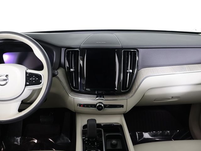 2023 Volvo XC60 B5 AWD Plus Dark Theme - 22931786 - 40