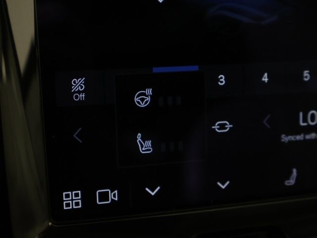 2023 Volvo XC60 B5 AWD Plus Dark Theme - 22931786 - 52