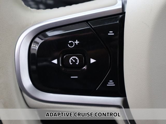 2023 Volvo XC60 B5 AWD Plus Dark Theme - 22931786 - 5