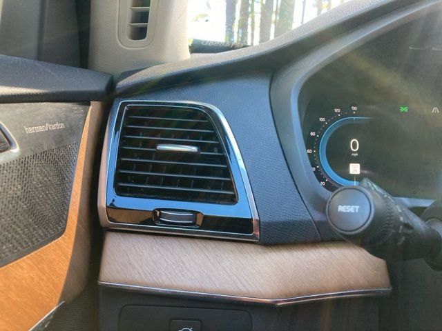 2023 Volvo XC90 B6 AWD Plus 7P - 22935365 - 24