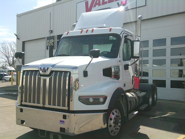 2023 Western Star 49X 2023 WESTERNSTAR 49X DAYCAB - 22800203 - 1