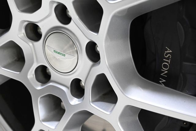 2024 Aston Martin DBX 550 - 22911033 - 24