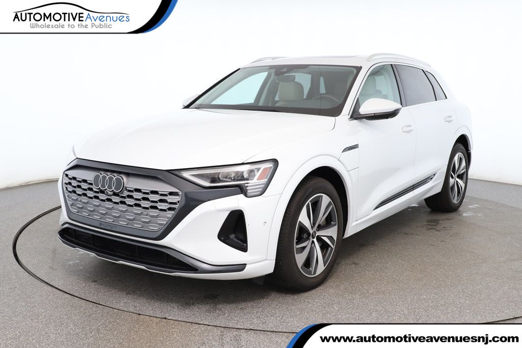 2024 Audi Q8 e-tron Premium Plus quattro - 22856720 | Video 1