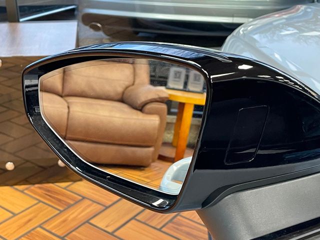 2024 Audi RS e-tron GT quattro - 22940193 - 19