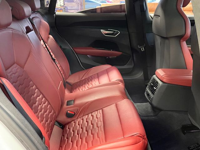 2024 Audi RS e-tron GT quattro - 22940193 - 23