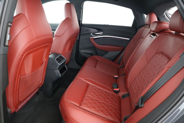 2024 Audi SQ8 e-tron Sportback Prestige quattro w/ Black Optic, AC Charging Pkgs, Trailer Hitch - 22896584 - 22