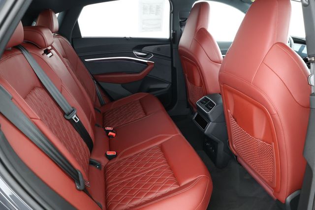 2024 Audi SQ8 e-tron Sportback Prestige quattro w/ Black Optic, AC Charging Pkgs, Trailer Hitch - 22896584 - 24