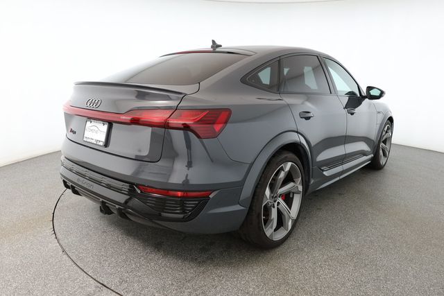 2024 Audi SQ8 e-tron Sportback Prestige quattro w/ Black Optic, AC Charging Pkgs, Trailer Hitch - 22896584 - 3