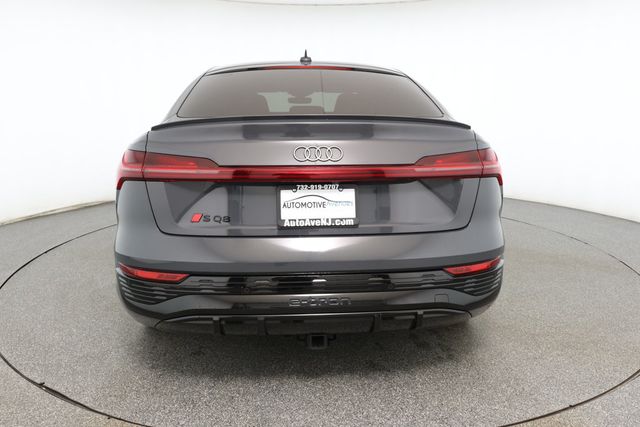 2024 Audi SQ8 e-tron Sportback Prestige quattro w/ Black Optic, AC Charging Pkgs, Trailer Hitch - 22896584 - 4
