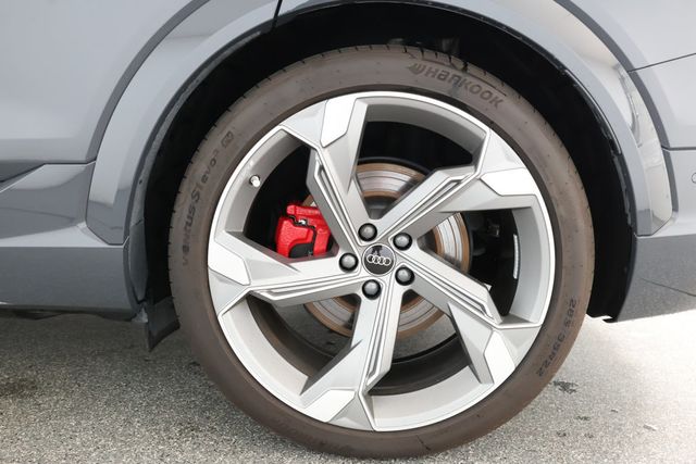 2024 Audi SQ8 e-tron Sportback Prestige quattro w/ Black Optic, AC Charging Pkgs, Trailer Hitch - 22896584 - 6