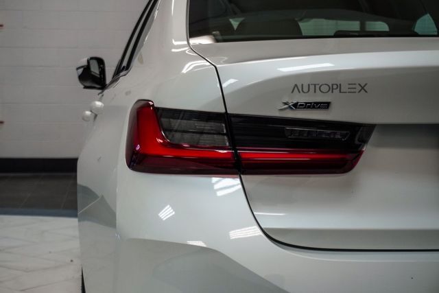 2024 BMW 3 Series 330i xDrive - 22911116 - 13
