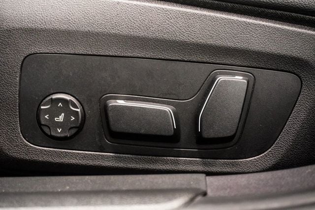 2024 BMW 3 Series 330i xDrive - 22911116 - 17