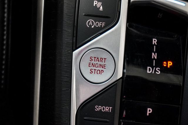 2024 BMW 3 Series 330i xDrive - 22911116 - 33