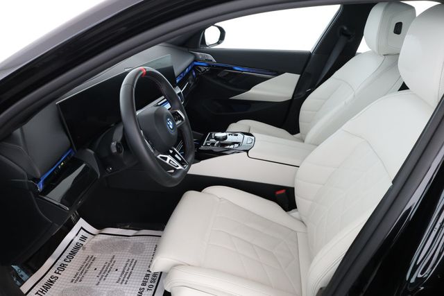 2024 BMW i5 M60 with Premium, Driving Assistance Pro. Packages + 20'' Wheels - 22837273 - 18