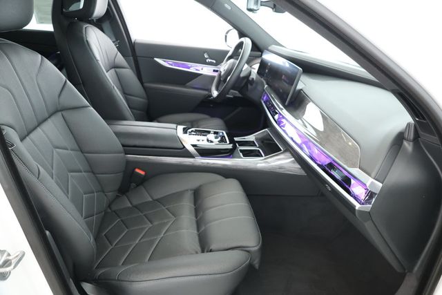 2024 BMW i7 eDrive50 Sedan with Driving Assistance Pro. & Premium Packages - 22920573 - 21