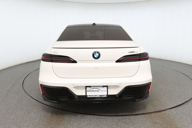 2024 BMW i7 eDrive50 Sedan with M Sport & Driving Assistance Pro. Packages - 22895322 - 4