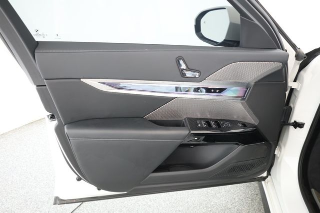 2024 BMW i7 eDrive50 Sedan with M Sport & Driving Assistance Pro. Packages - 22895322 - 7