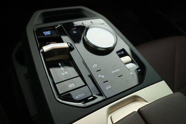 2024 BMW iX xDrive50 SAV w/ Premium, Sport & Driving Assistance Pro Packages - 22933326 - 13
