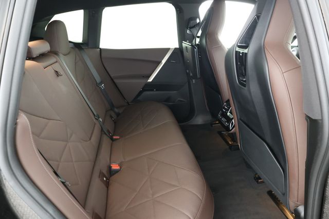 2024 BMW iX xDrive50 SAV w/ Premium, Sport & Driving Assistance Pro Packages - 22933326 - 19