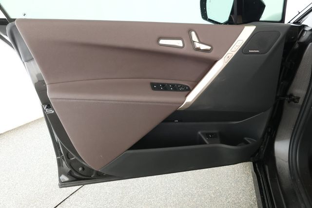 2024 BMW iX xDrive50 SAV w/ Premium, Sport & Driving Assistance Pro Packages - 22933326 - 8
