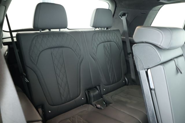 2024 BMW X7 M60i SAV w/ B&W Diamond Surround Sound & Executive Package - 22905738 - 21