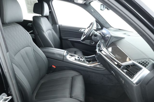 2024 BMW X7 M60i SAV w/ B&W Diamond Surround Sound & Executive Package - 22905738 - 23