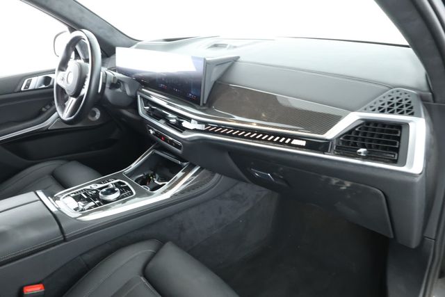 2024 BMW X7 M60i SAV w/ B&W Diamond Surround Sound & Executive Package - 22905738 - 24