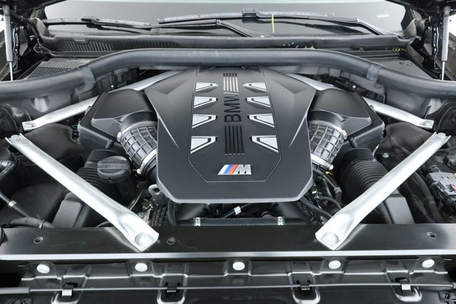 2024 BMW X7 M60i SAV w/ B&W Diamond Surround Sound & Executive Package - 22905738 - 25