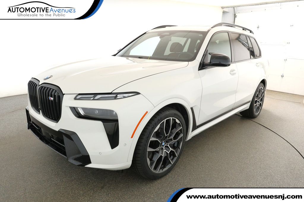 2024 BMW X7 M60i SAV with Executive & Climate Comfort Packages - 22927579 | Video 1