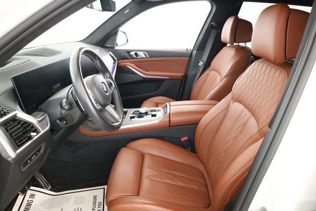 2024 BMW X7 M60i SAV with Executive & Climate Comfort Packages - 22927579 - 18