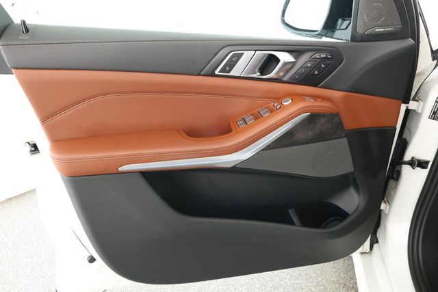 2024 BMW X7 M60i SAV with Executive & Climate Comfort Packages - 22927579 - 8