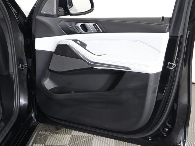 2024 BMW X7 xDrive40i Sports Activity Vehicle - 22930119 - 25