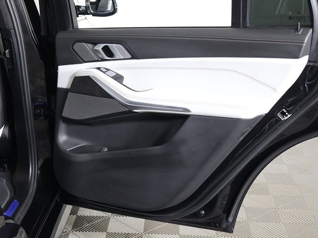 2024 BMW X7 xDrive40i Sports Activity Vehicle - 22930119 - 27
