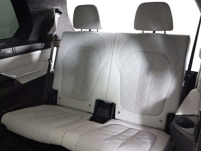 2024 BMW X7 xDrive40i Sports Activity Vehicle - 22930119 - 40