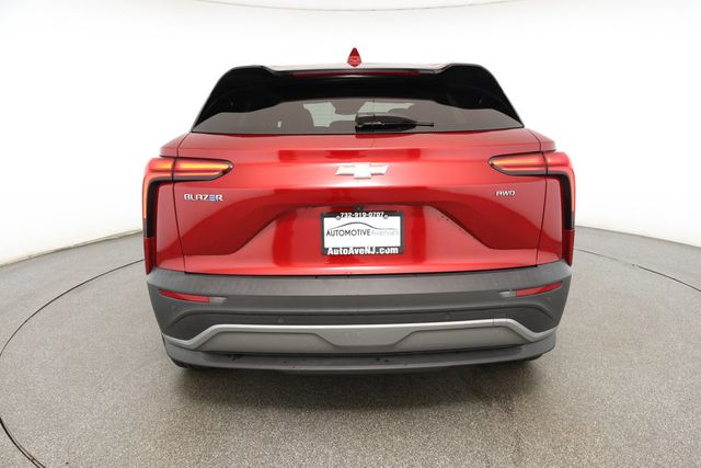 2024 Chevrolet Blazer EV eAWD 4dr LT w/ Comfort, Convenience & Driver Confidence Packages - 22912907 - 4