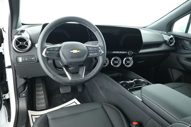 2024 Chevrolet Blazer EV eAWD 4dr LT w/ Comfort, Convenience & Driver Confidence Packages - 22918617 - 10