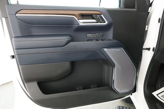 2024 Chevrolet Silverado 1500 4WD Crew Cab 147'' High Country w/ Super Cruise Ability & Diesel - 22923897 - 8