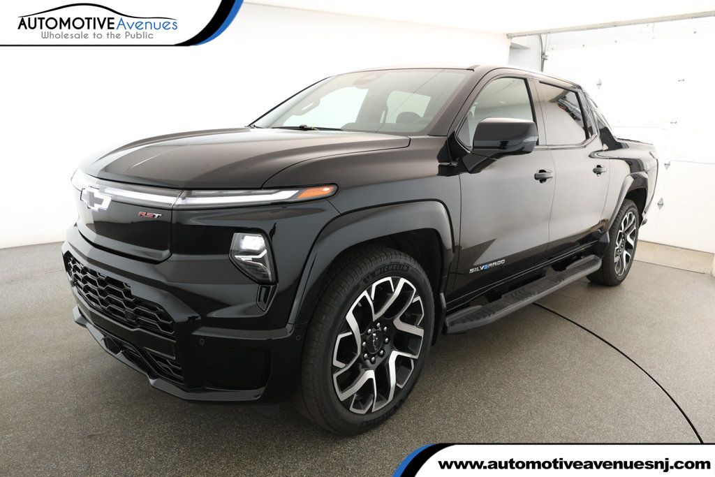 2024 Chevrolet Silverado EV e4WD Crew Cab RST First Edition with Tonneau Cover - 22929358 | Video 1