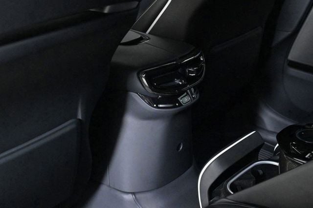 2024 Ferrari Purosangue AWD - 22847418 - 19