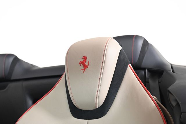 2024 Ferrari Roma Spider Base - 22926026 - 19