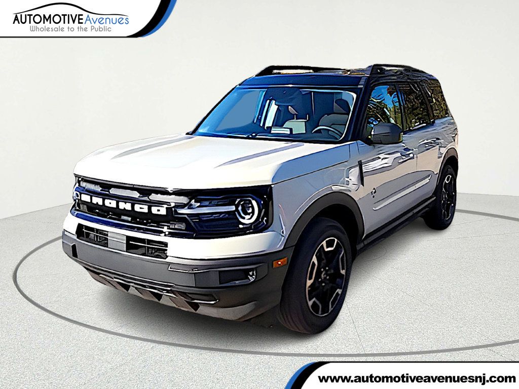 2024 Ford Bronco Sport Outer Banks 4x4 with Tech Package & Power Moonroof - 22935811 | Video 1