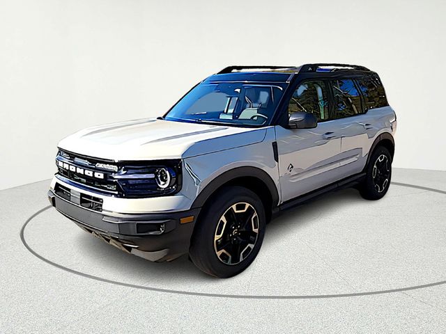2024 Ford Bronco Sport Outer Banks 4x4 with Tech Package & Power Moonroof - 22935811 - 1