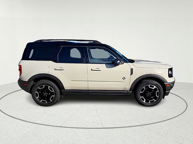 2024 Ford Bronco Sport Outer Banks 4x4 with Tech Package & Power Moonroof - 22935811 - 6