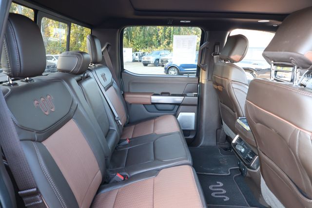 2024 Ford F-150 King Ranch 4WD SuperCrew 5.5' Box w/ Hard Folding Tonneau Cover - 22936142 - 22